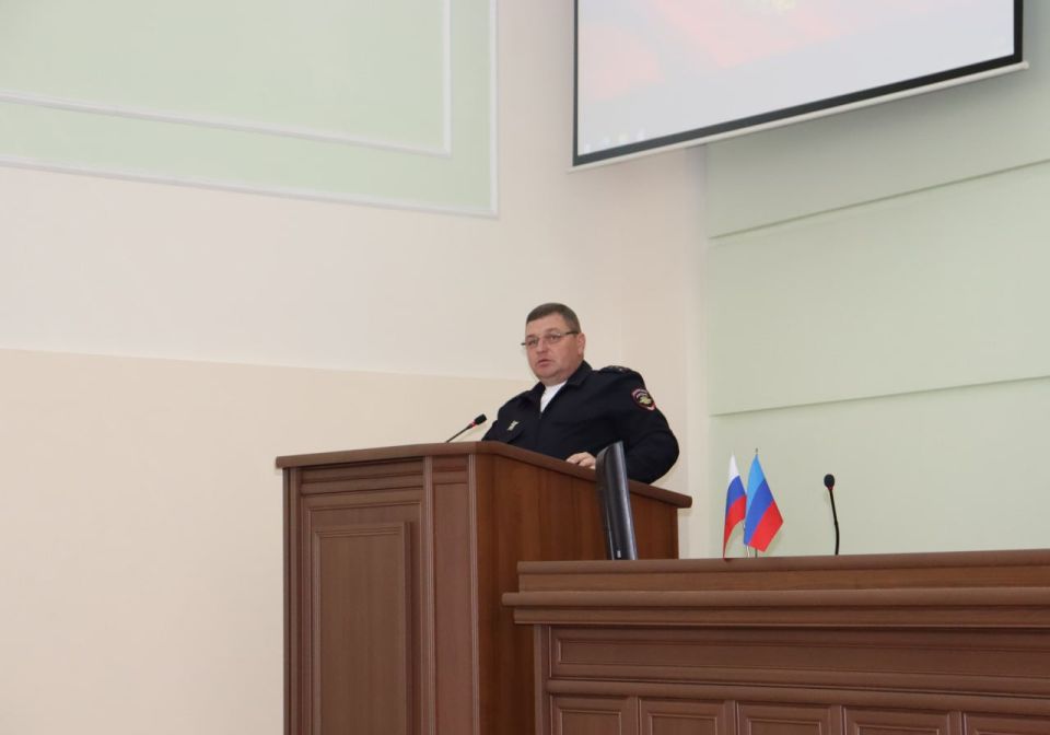 В Антраците состоялось общегородское родительское собрание по вопросам профилактики правонарушений среди несовершеннолетних В Антраците состоялось общегородское родительское собрание по вопросам профилактики правонарушений среди несовершеннолетних