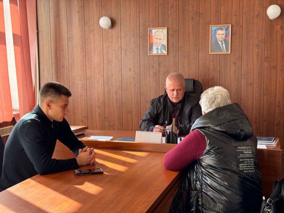 Константин Бутримов: ЛИЧНЫЙ ПРИЕМ ГРАЖДАН В АНТРАЦИТЕ: РАССМОТРЕНЫ ВОПРОСЫ, КОТОРЫЕ ВОЛНУЮТ ЖИТЕЛЕЙ ОКРУГА