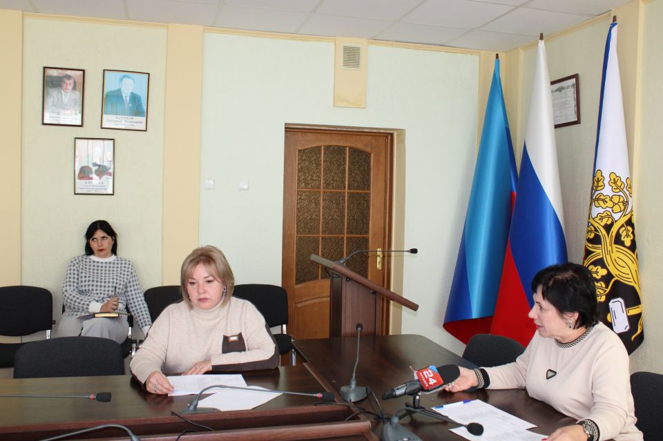 Сегодня в Администрации городского округа город Ровеньки прошло совещание, посвященное созданию территориальных общественных самоуправлений (ТОС) Сегодня в Администрации городского округа город Ровеньки прошло совещание, посвященное созданию территориальных общественных самоуправлений (ТОС)