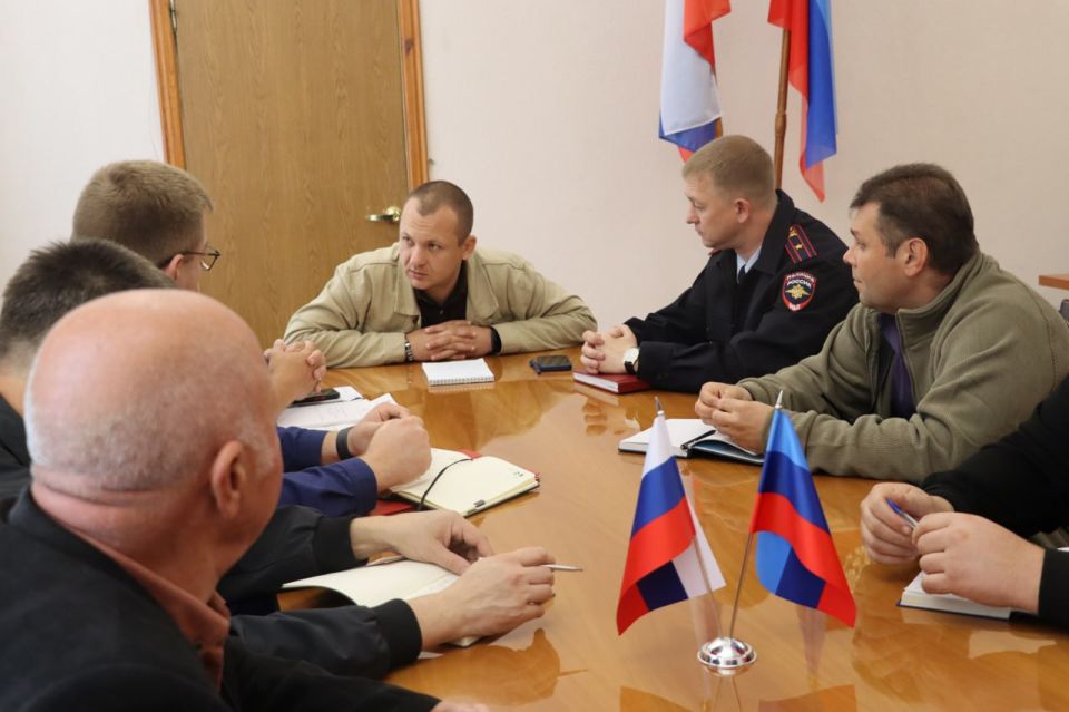 В городской Администрации провели заседание комиссии, на котором рассмотрели происшествие, связанное со взрывом газового баллона в многоквартирном жилом доме, по адресу: город Северодонецк, пр-т Советский, 31
