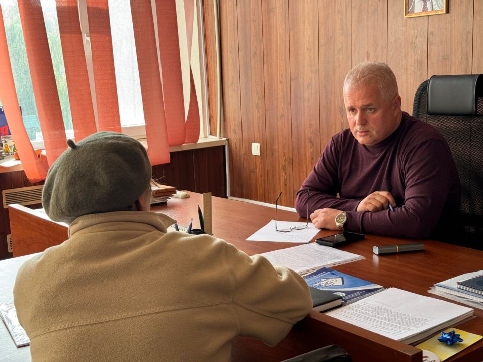 Константин Бутримов: ЛИЧНЫЙ ПРИЕМ ГРАЖДАН В АНТРАЦИТЕ: РАССМОТРЕНЫ ВОПРОСЫ, КОТОРЫЕ ВОЛНУЮТ ЖИТЕЛЕЙ ОКРУГА Константин Бутримов: ЛИЧНЫЙ ПРИЕМ ГРАЖДАН В АНТРАЦИТЕ: РАССМОТРЕНЫ ВОПРОСЫ, КОТОРЫЕ ВОЛНУЮТ ЖИТЕЛЕЙ ОКРУГА