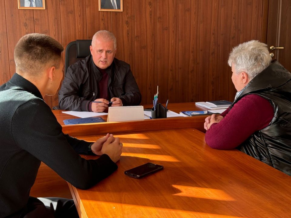 Константин Бутримов: ЛИЧНЫЙ ПРИЕМ ГРАЖДАН В АНТРАЦИТЕ: РАССМОТРЕНЫ ВОПРОСЫ, КОТОРЫЕ ВОЛНУЮТ ЖИТЕЛЕЙ ОКРУГА Константин Бутримов: ЛИЧНЫЙ ПРИЕМ ГРАЖДАН В АНТРАЦИТЕ: РАССМОТРЕНЫ ВОПРОСЫ, КОТОРЫЕ ВОЛНУЮТ ЖИТЕЛЕЙ ОКРУГА