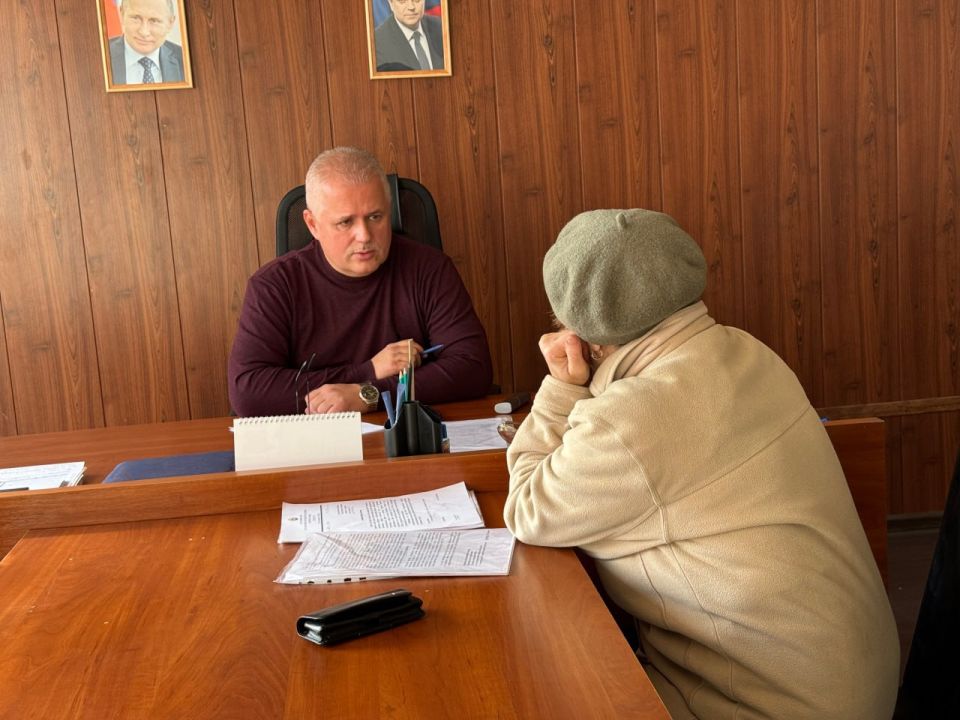 Константин Бутримов: ЛИЧНЫЙ ПРИЕМ ГРАЖДАН В АНТРАЦИТЕ: РАССМОТРЕНЫ ВОПРОСЫ, КОТОРЫЕ ВОЛНУЮТ ЖИТЕЛЕЙ ОКРУГА Константин Бутримов: ЛИЧНЫЙ ПРИЕМ ГРАЖДАН В АНТРАЦИТЕ: РАССМОТРЕНЫ ВОПРОСЫ, КОТОРЫЕ ВОЛНУЮТ ЖИТЕЛЕЙ ОКРУГА