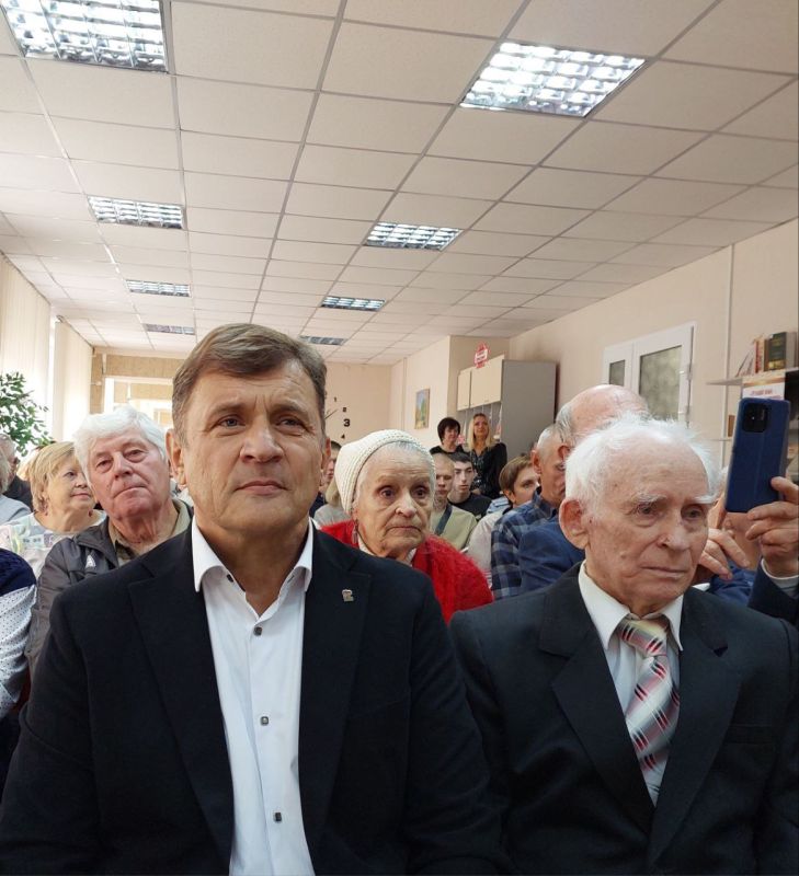 Роман Лысенко: Почетный гражданин Алчевска Василий Афанасьевич Боровенский отпраздновал 90-й День рождения Роман Лысенко: Почетный гражданин Алчевска Василий Афанасьевич Боровенский отпраздновал 90-й День рождения