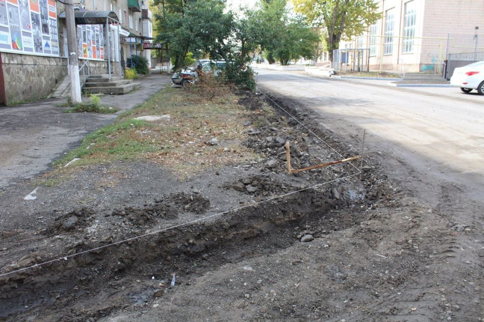 Сергей Козенко: В Краснодоне подрядная организация ООО «СтройВсе» продолжает ремонт участка дороги по улице Комсомольская — в районе школы № 1 и Краснодарского родильного дома Сергей Козенко: В Краснодоне подрядная организация ООО «СтройВсе» продолжает ремонт участка дороги по улице Комсомольская — в районе школы № 1 и Краснодарского родильного дома