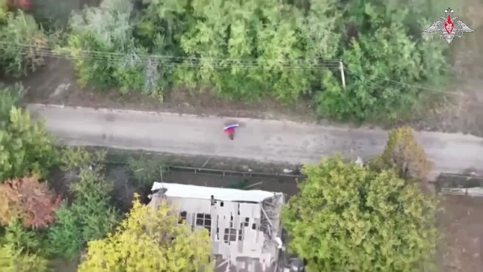 Военнослужащие группировки войск «Восток» продолжают успешно вести боевые действия, выбивая противника из укреплённых позиций и освобождая земли Запорожской и Днепропетровской областей