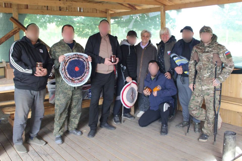 Светлана Гизай: По поручению Секретаря Луганского регионального отделения партии «Единая Россия», Председателя Народного Совета ЛНР Дениса Мирошниченко содействовала в передаче необходимой помощи ребятам на передовую и в... Светлана Гизай: По поручению Секретаря Луганского регионального отделения партии «Единая Россия», Председателя Народного Совета ЛНР Дениса Мирошниченко содействовала в передаче необходимой помощи ребятам на передовую и в...