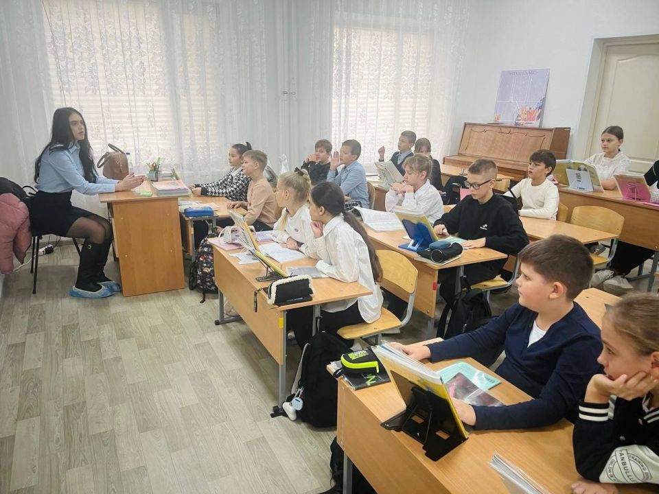 Школьникам рассказали о важности соблюдения правил дорожного движения Школьникам рассказали о важности соблюдения правил дорожного движения