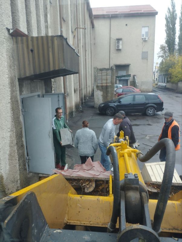 Коммунальные службы в действии: чистота и безопасность на улицах города! Коммунальные службы в действии: чистота и безопасность на улицах города!