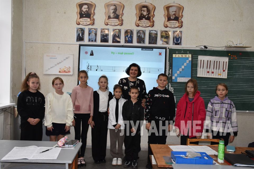 Преподаватель из Алчевска Юлия Спицына стала победителем Общероссийского конкурса «Лучший преподаватель детской школы искусств» Преподаватель из Алчевска Юлия Спицына стала победителем Общероссийского конкурса «Лучший преподаватель детской школы искусств»