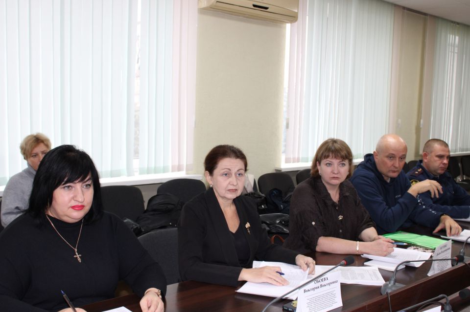 Сегодня в Администрации городского округа город Ровеньки состоялось заседание городской комиссии по делам несовершеннолетних и защите их прав Сегодня в Администрации городского округа город Ровеньки состоялось заседание городской комиссии по делам несовершеннолетних и защите их прав