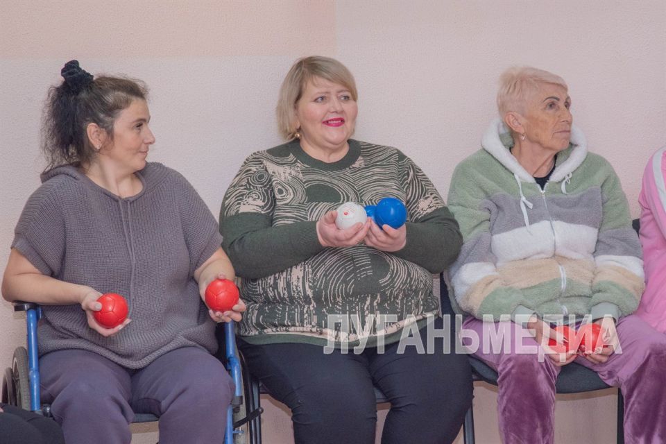 Активисты «Единой России» провели мастер-класс по игре бочча Активисты «Единой России» провели мастер-класс по игре бочча
