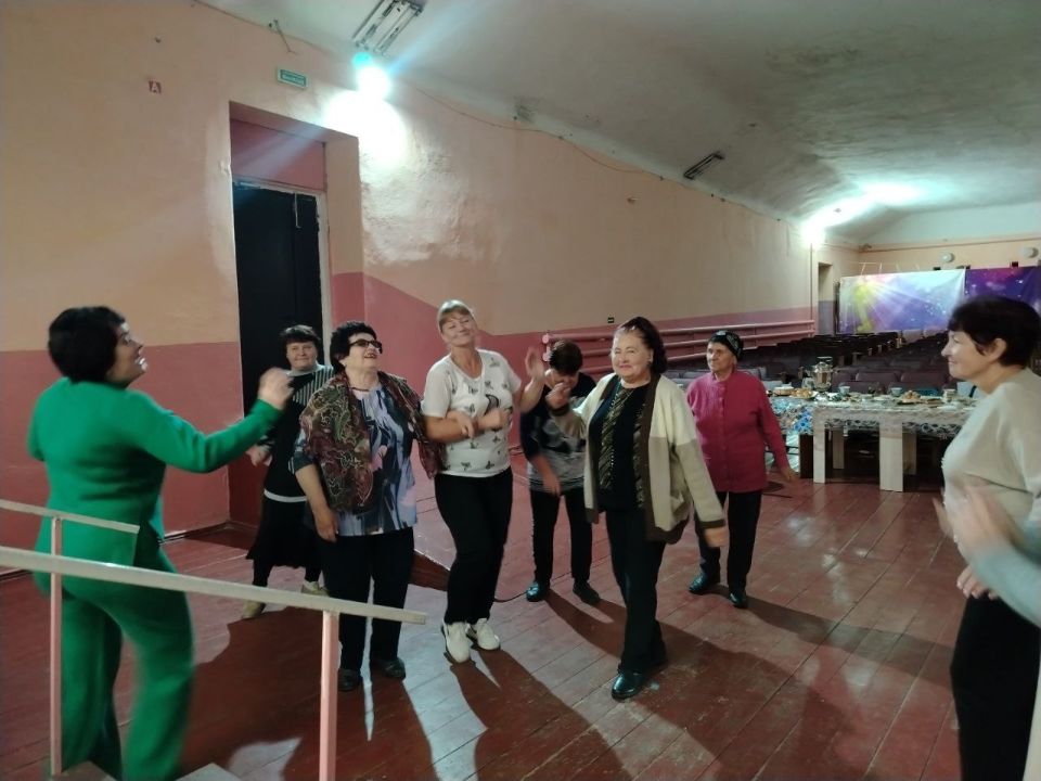 Нагольно-Тарасовский Дом культуры распахнул свои двери для яркого и самобытного праздника улицы "Вечер добрых традиций ", объединившего жителей улицы Ленина и всего посёлка Нагольно-Тарасовска в атмосфере тепла и... Нагольно-Тарасовский Дом культуры распахнул свои двери для яркого и самобытного праздника улицы "Вечер добрых традиций ", объединившего жителей улицы Ленина и всего посёлка Нагольно-Тарасовска в атмосфере тепла и...