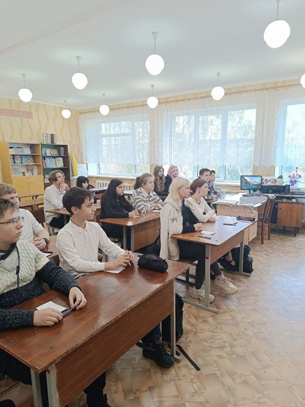 Сотрудники Детской библиотеки-филиала № 1 провели практическое занятие «Моя профессия – мое будущее» Сотрудники Детской библиотеки-филиала № 1 провели практическое занятие «Моя профессия – мое будущее»
