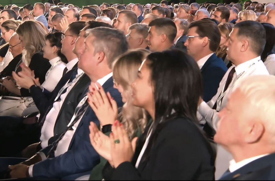 Делегация Луганской Народной Республики — на агровыставке «Золотая осень» в Москве Делегация Луганской Народной Республики — на агровыставке «Золотая осень» в Москве
