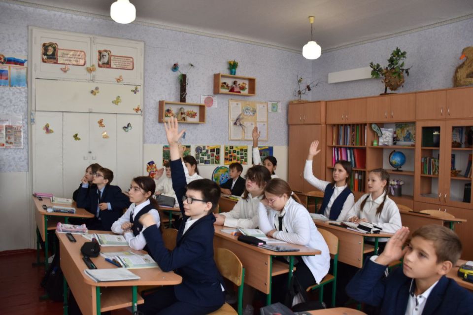 Новая школа: В Краснолучскую школу № 3 поступило новое оборудование для биологии, химии и информатики Новая школа: В Краснолучскую школу № 3 поступило новое оборудование для биологии, химии и информатики
