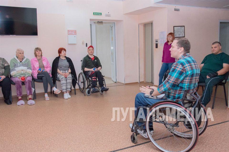 Активисты «Единой России» провели мастер-класс по игре бочча Активисты «Единой России» провели мастер-класс по игре бочча