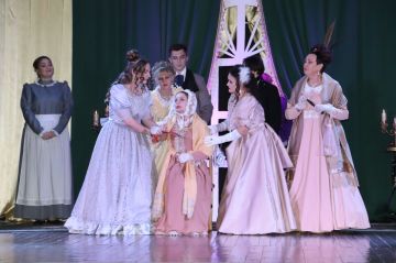 В Городском центре культуры и досуга г. Ирмино состоялся первый показ спектакля «Горе от ума»!