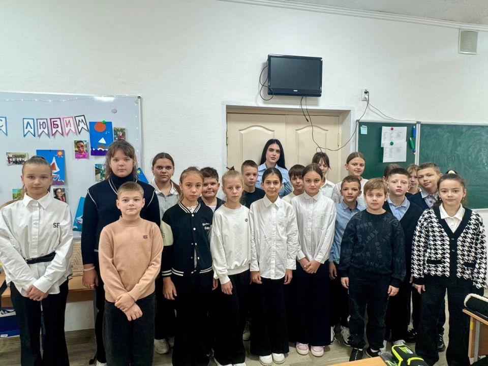 Школьникам рассказали о важности соблюдения правил дорожного движения Школьникам рассказали о важности соблюдения правил дорожного движения
