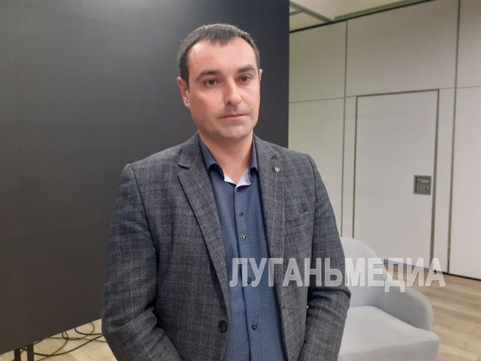 Минтопэнерго ЛНР провел мастер-лекцию для школьников Луганска «Россия – энергетическая держава» Минтопэнерго ЛНР провел мастер-лекцию для школьников Луганска «Россия – энергетическая держава»