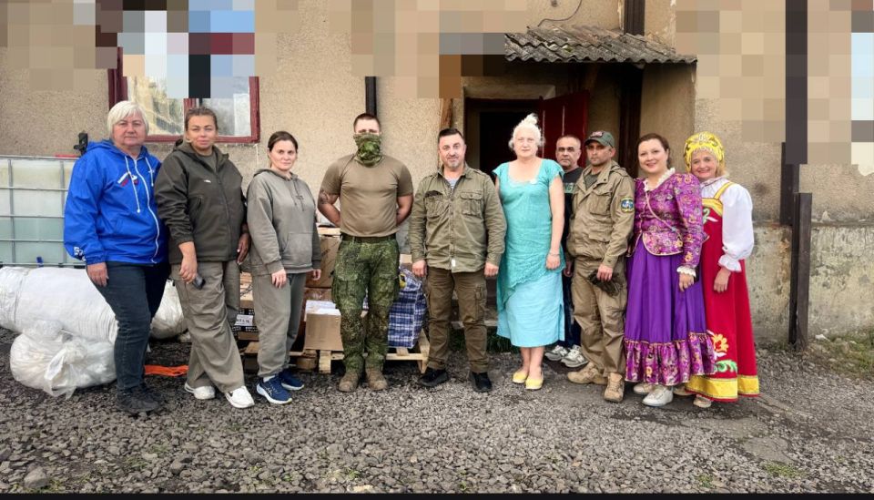 Светлана Гизай: По поручению Секретаря Луганского регионального отделения партии «Единая Россия», Председателя Народного Совета ЛНР Дениса Мирошниченко содействовала в передаче необходимой помощи ребятам на передовую и в... Светлана Гизай: По поручению Секретаря Луганского регионального отделения партии «Единая Россия», Председателя Народного Совета ЛНР Дениса Мирошниченко содействовала в передаче необходимой помощи ребятам на передовую и в...