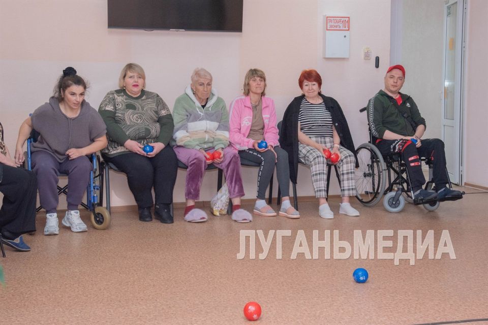 Активисты «Единой России» провели мастер-класс по игре бочча Активисты «Единой России» провели мастер-класс по игре бочча