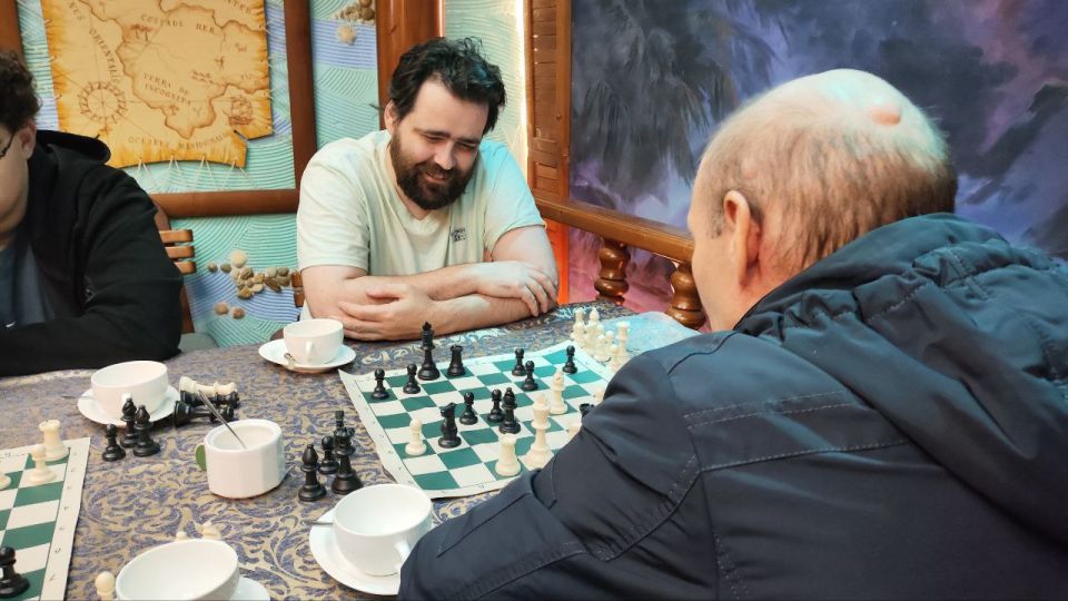 Интеллектуальные баталии: Ветераны ЛНР за шахматной доской! Интеллектуальные баталии: Ветераны ЛНР за шахматной доской!