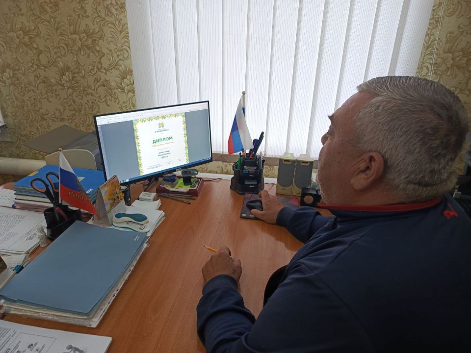 Андрей Рубанцов: Ровеньки присоединились к написанию первого Всероссийского агродиктанта, организованного партпроектом «Единой России» «Российское село» Андрей Рубанцов: Ровеньки присоединились к написанию первого Всероссийского агродиктанта, организованного партпроектом «Единой России» «Российское село»