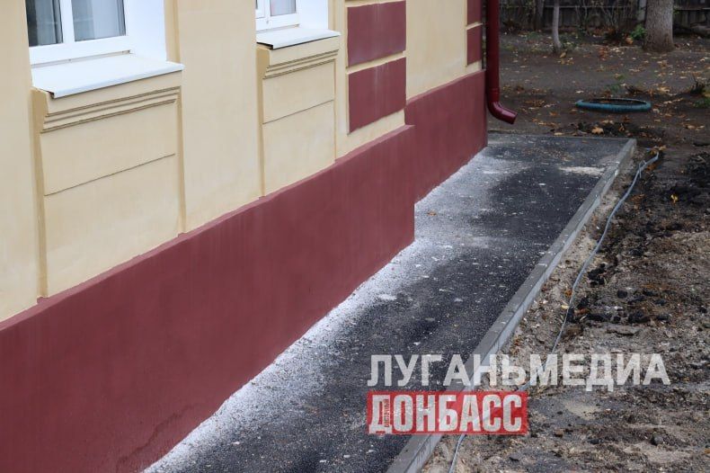 Благодаря помощи Республики Хакасия в Свердловском округе практически завершен капремонт Володарской СШ им. Олега Кошевого Благодаря помощи Республики Хакасия в Свердловском округе практически завершен капремонт Володарской СШ им. Олега Кошевого