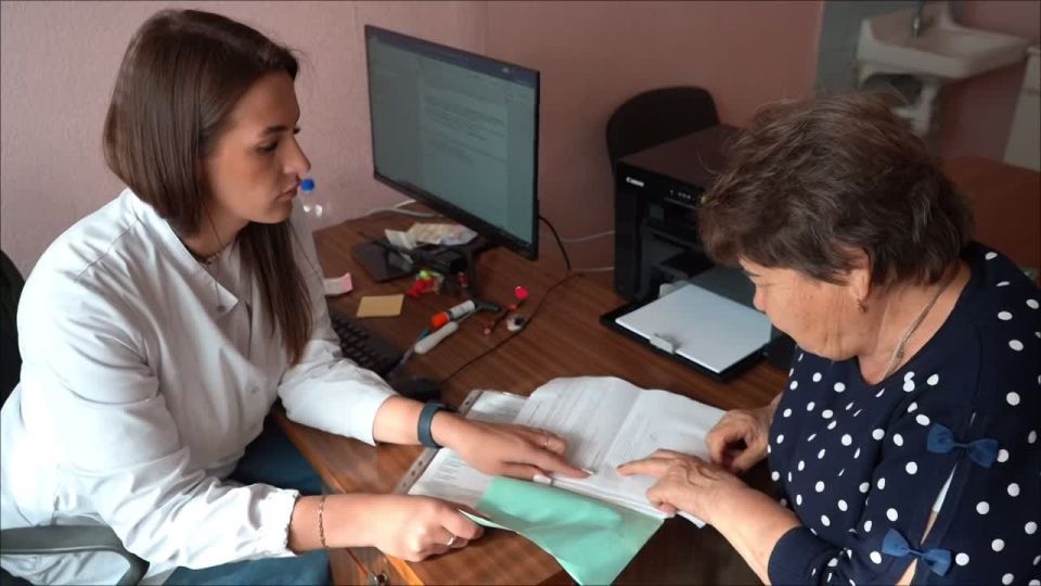 Красноярские врачи ведут прием пациентов в Свердловске ЛНР