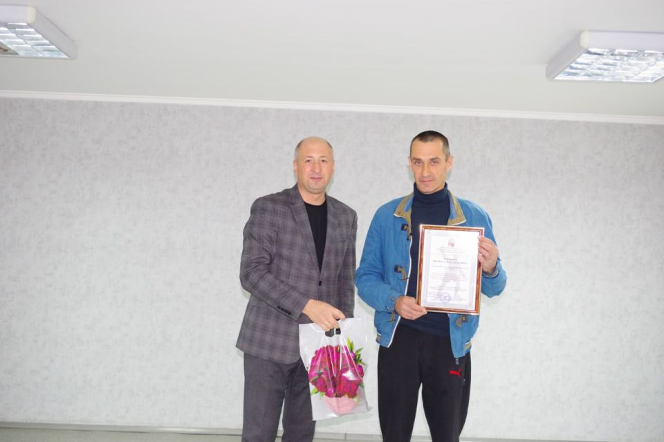 Сергей Крамаренко: В преддверии важного профессионального праздника выразил искреннюю благодарность работникам сельского хозяйства за их труд, усилия и преданность родной земле, которые внесли значительный вклад в развитие... Сергей Крамаренко: В преддверии важного профессионального праздника выразил искреннюю благодарность работникам сельского хозяйства за их труд, усилия и преданность родной земле, которые внесли значительный вклад в развитие...