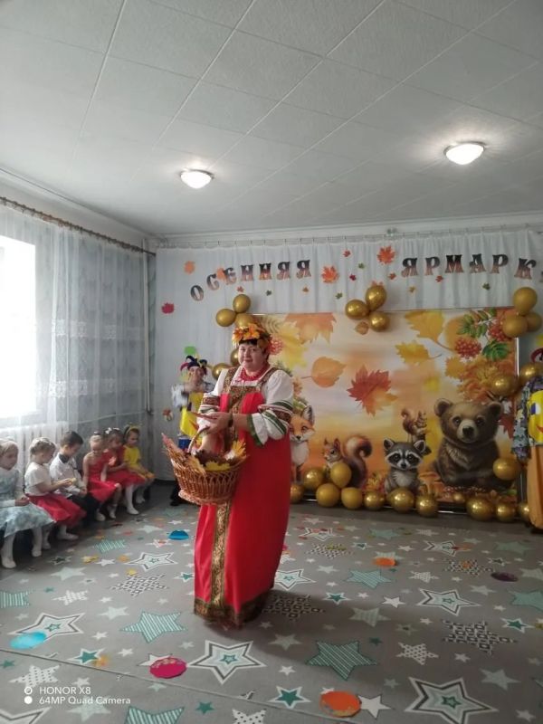 Осенняя ярмарка в детском саду "Колокольчик" Осенняя ярмарка в детском саду "Колокольчик"