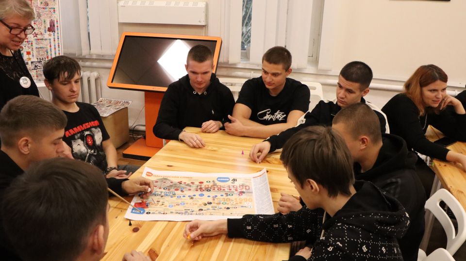 Сегодня студенты 2-го курса Ровеньковского технико-экономического колледжа узнали много нового о своей профессии на занятии «Шахтерский труд» в музее истории города Ровеньки Сегодня студенты 2-го курса Ровеньковского технико-экономического колледжа узнали много нового о своей профессии на занятии «Шахтерский труд» в музее истории города Ровеньки