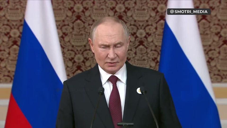 Москва и Вашингтон продолжают работу по украинскому урегулированию в рамках договоренностей, достигнутых на Аляске. Об этом заявил Президент РФ Владимир Путин
