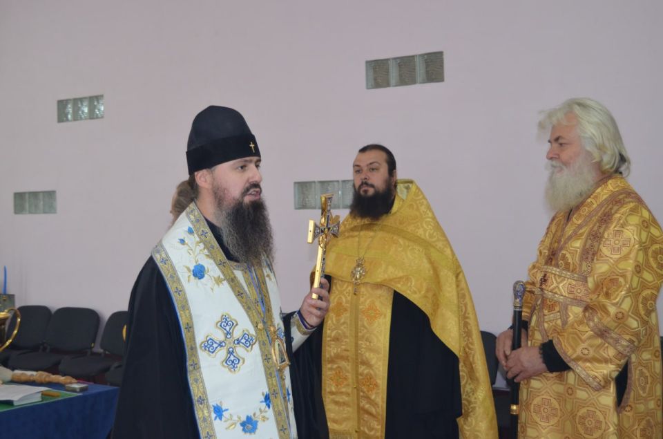 Евгений Морозов: Сегодня состоялось значимое событие для всех сотрудников, воспитанников и посетителей брянковского Дворца культуры имени Октябрьской революции - освящение нашего храма искусства Евгений Морозов: Сегодня состоялось значимое событие для всех сотрудников, воспитанников и посетителей брянковского Дворца культуры имени Октябрьской революции - освящение нашего храма искусства