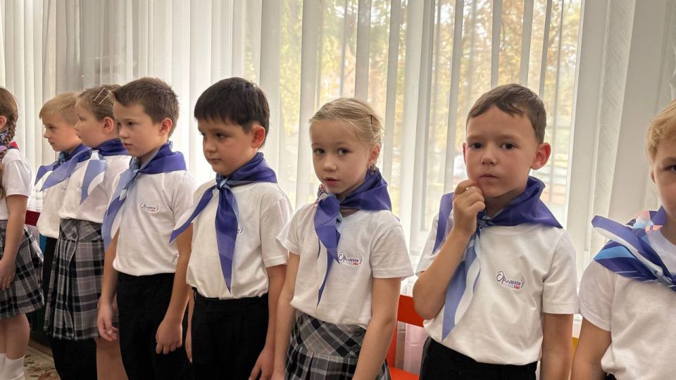 Они стали Орлятами!. Эмоции через край! Сегодня в нашем ясли-саду «Ромашка» прошел невероятно трогательный праздник — посвящение наших подготовишек в «Орлята дошколята»! Это так волнительно: видеть, как малыши делают свой... Они стали Орлятами!. Эмоции через край! Сегодня в нашем ясли-саду «Ромашка» прошел невероятно трогательный праздник — посвящение наших подготовишек в «Орлята дошколята»! Это так волнительно: видеть, как малыши делают свой...