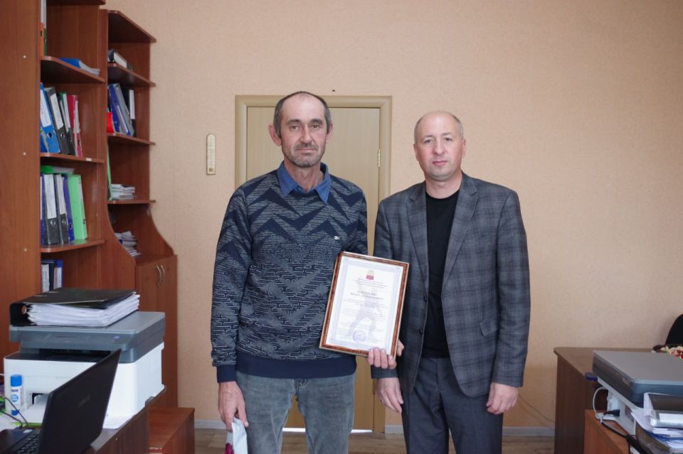 Сергей Крамаренко: В преддверии важного профессионального праздника выразил искреннюю благодарность работникам сельского хозяйства за их труд, усилия и преданность родной земле, которые внесли значительный вклад в развитие... Сергей Крамаренко: В преддверии важного профессионального праздника выразил искреннюю благодарность работникам сельского хозяйства за их труд, усилия и преданность родной земле, которые внесли значительный вклад в развитие...