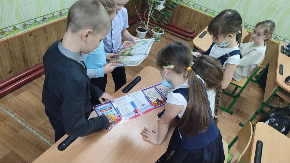 В Славяносербской центральной детской библиотеке состоялся конкурс чтецов В Славяносербской центральной детской библиотеке состоялся конкурс чтецов