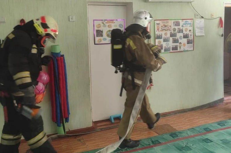 В Свердловске напомнили детям, как действовать в случае пожара В Свердловске напомнили детям, как действовать в случае пожара