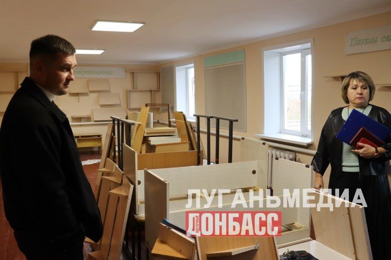Благодаря помощи Республики Хакасия в Свердловском округе практически завершен капремонт Володарской СШ им. Олега Кошевого Благодаря помощи Республики Хакасия в Свердловском округе практически завершен капремонт Володарской СШ им. Олега Кошевого