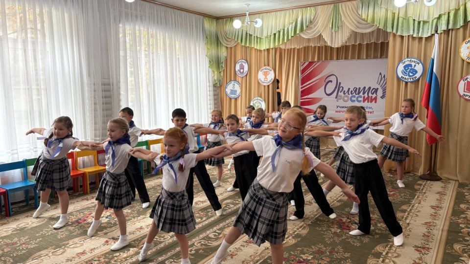 Они стали Орлятами!. Эмоции через край! Сегодня в нашем ясли-саду «Ромашка» прошел невероятно трогательный праздник — посвящение наших подготовишек в «Орлята дошколята»! Это так волнительно: видеть, как малыши делают свой... Они стали Орлятами!. Эмоции через край! Сегодня в нашем ясли-саду «Ромашка» прошел невероятно трогательный праздник — посвящение наших подготовишек в «Орлята дошколята»! Это так волнительно: видеть, как малыши делают свой...