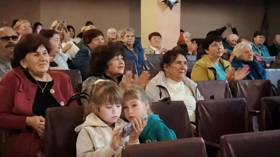 В Юрьевке Лутугинского района артисты Луганской академической филармонии представили программу «Музыка души» в рамках акции «Искусство без границ» В Юрьевке Лутугинского района артисты Луганской академической филармонии представили программу «Музыка души» в рамках акции «Искусство без границ»