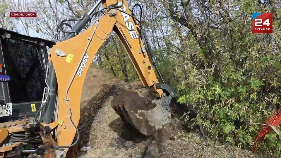 Специалисты из шеф-региона Красноярского края реконструируют водовод в Свердловском округе