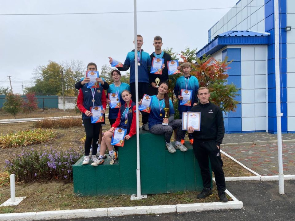 В рамках проекта "Детский спорт" на стадионе Меловского МО прошли соревнования по легкой атлетике среди учащихся общеобразовательных учреждений В рамках проекта "Детский спорт" на стадионе Меловского МО прошли соревнования по легкой атлетике среди учащихся общеобразовательных учреждений