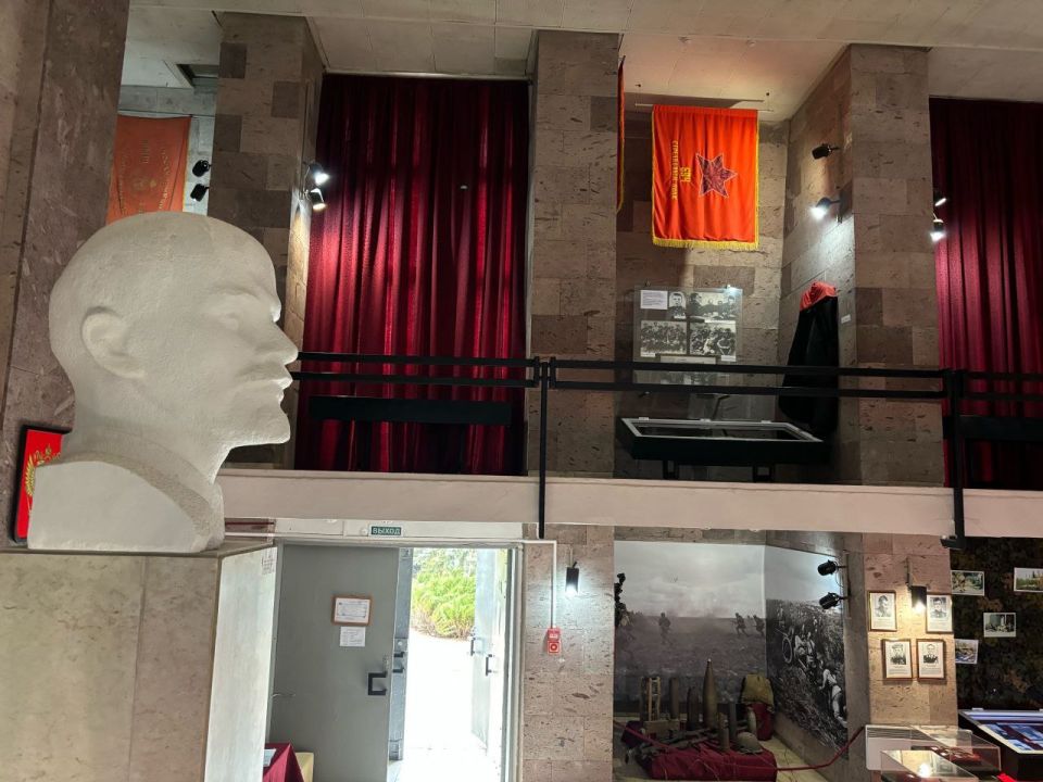 В рамках патриотического марафона, направленного на восстановление мемориального комплекса на реке Миус, ученики юридического класса Ровеньковской школы №3 совершили познавательную экскурсию В рамках патриотического марафона, направленного на восстановление мемориального комплекса на реке Миус, ученики юридического класса Ровеньковской школы №3 совершили познавательную экскурсию