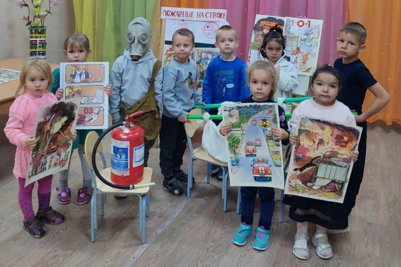 В Свердловске напомнили детям, как действовать в случае пожара В Свердловске напомнили детям, как действовать в случае пожара