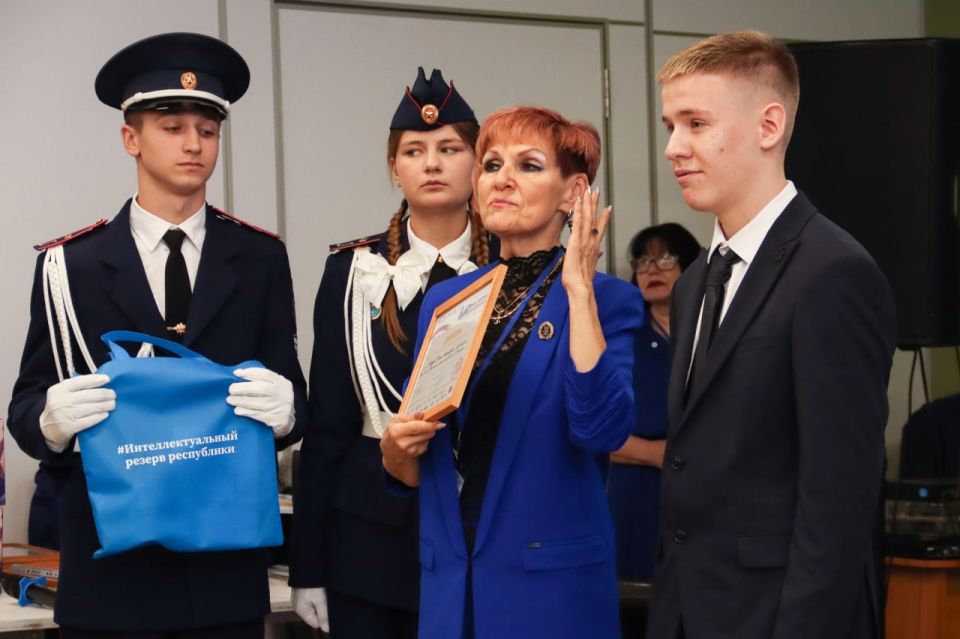   .       10 ,        : , , 