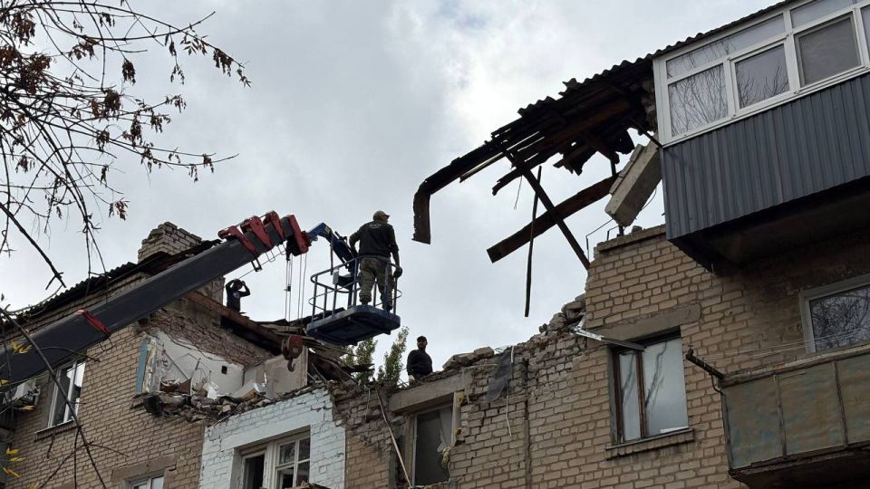 Продолжаются работы по ликвидации последствий взрыва газа в Красном Луче Продолжаются работы по ликвидации последствий взрыва газа в Красном Луче