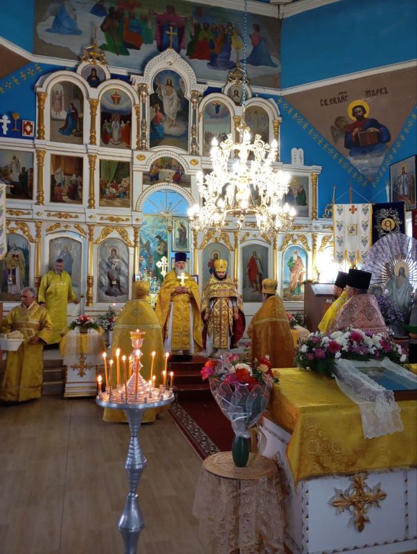 Заместитель председателя Совета Станично-Луганского МО Наталья Ивановна Ушакова посетила мероприятие преуроченное к 118 летию Нижнетепловского Храма в праздник Дня Апостола и Евангелиста Иоанна Богослова