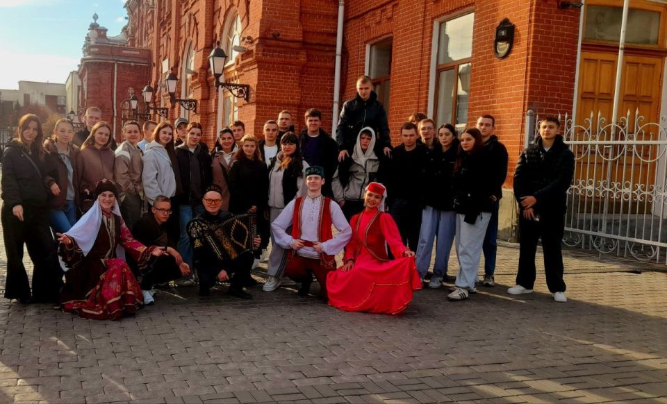 Школьники Беловодского МО посетили Казань по программе "Культурная карта 4+85" Школьники Беловодского МО посетили Казань по программе "Культурная карта 4+85"